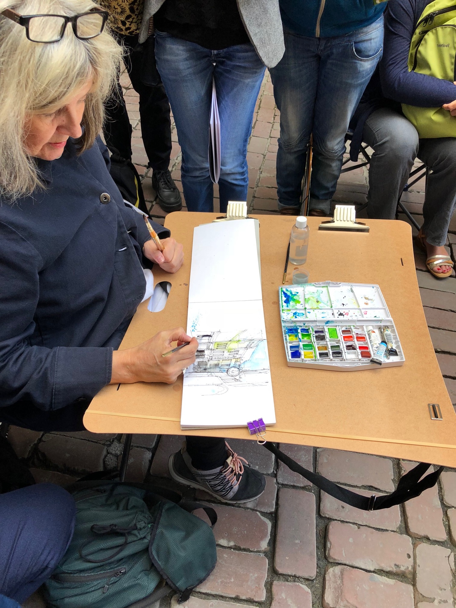 Simone Ridyard Perspectives Perspective drawing became (almost) a piece of cake - URBANSKETCHERSBELGIUM